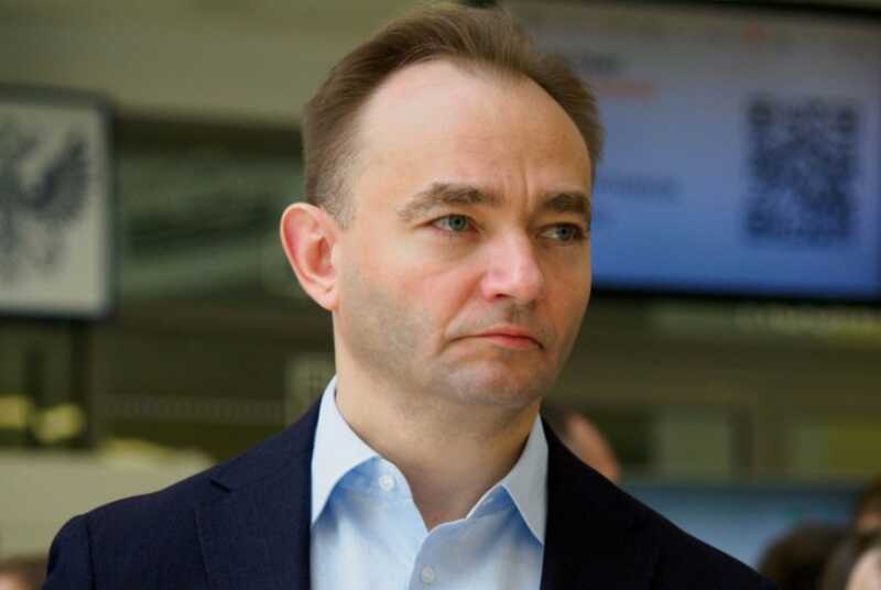Максим Паршин приговорён к 9 годам строгого режима за коррупцию в Минцифре