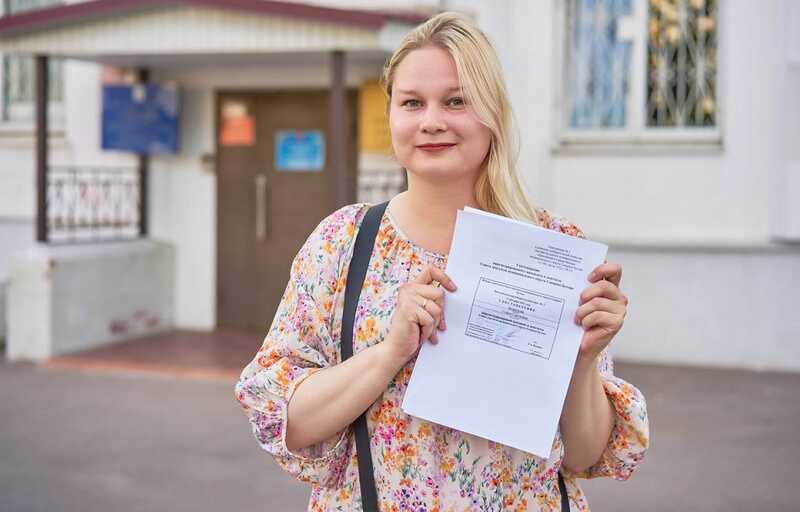 Активистку Софью Безменову доставили в полицию за «несогласованную акцию» в московском метро