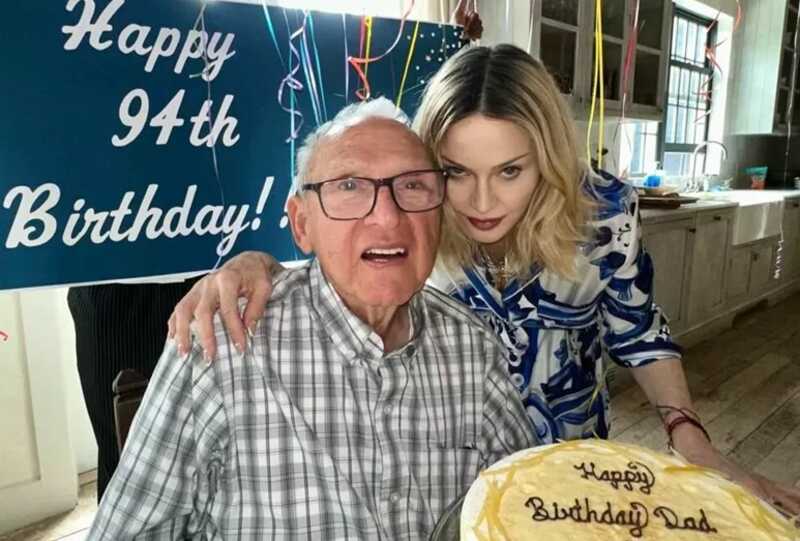 Певица Мадонна поделилась семейными фотографиями с торжества по случаю 94-летия её отца