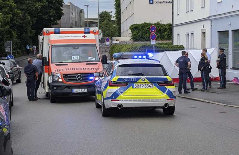На юге Германии водитель совершил наезд на группу людей