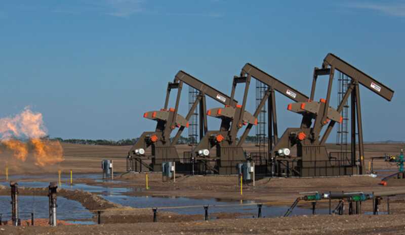 Евросоюз решил не уменьшать лимит цен на нефть из России в связи с нестабильной ситуацией на Ближнем Востоке