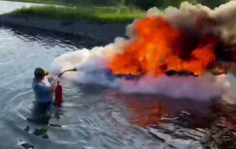 В Иркутске на Ангаре произошел взрыв гидроцикла с водителем