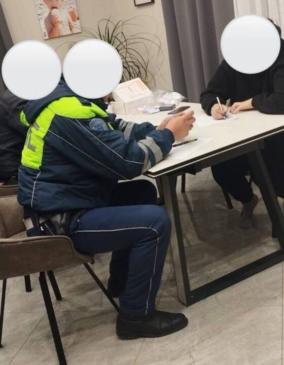 «Я смертник, все разнесу». В Озерках пьяный пришел мстить отцу с семилетней дочерью qkzidrkieiqekmp