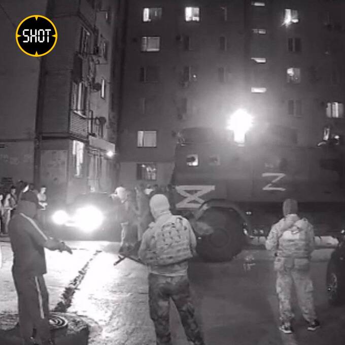 Спецслужбы проводят обыск в Каспийске после сообщения о взрывном устройстве hxixeiqztiqqhkmp