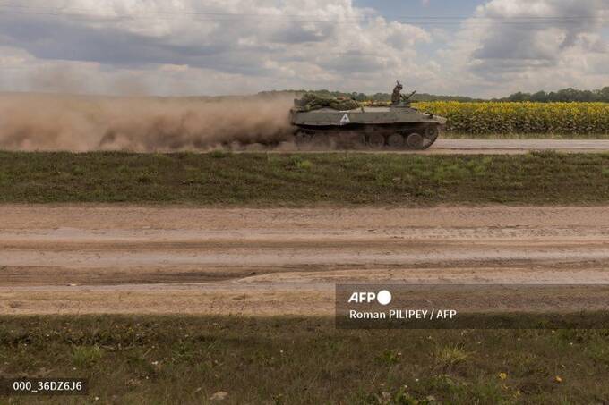 Украинская военная техника с белыми треугольниками замечена на границе с Курской областью qehituiqrdiqezkmp