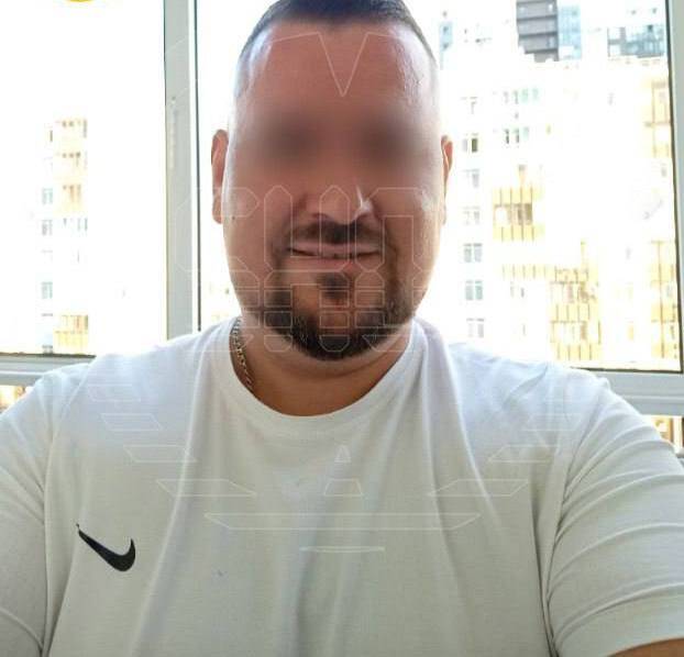 В Санкт-Петербурге отец зарезал свою дочь и угрожал соседям ножом qqqiuziqhxihkmp