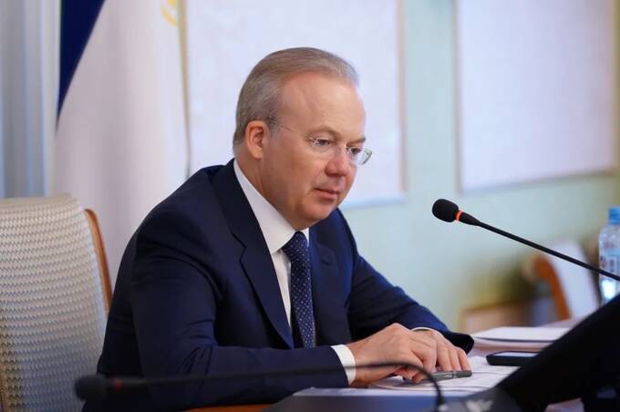 Чей автобус лучше: как Собянин и Чемезов делили транспорт qqeiqxziqddiqkzkmp