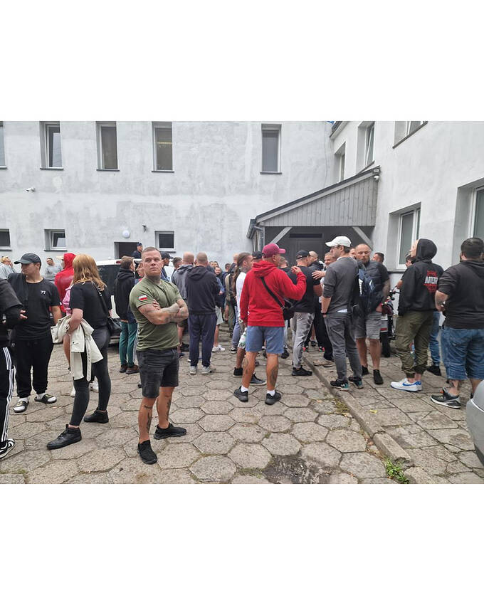 Польша создает «гражданские патрули» для защиты от мигрантов qriddriqhxidrkmp