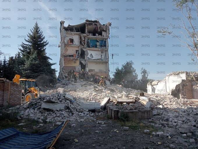 В Кривом Роге в результате обстрела разрушено районное управление полиции