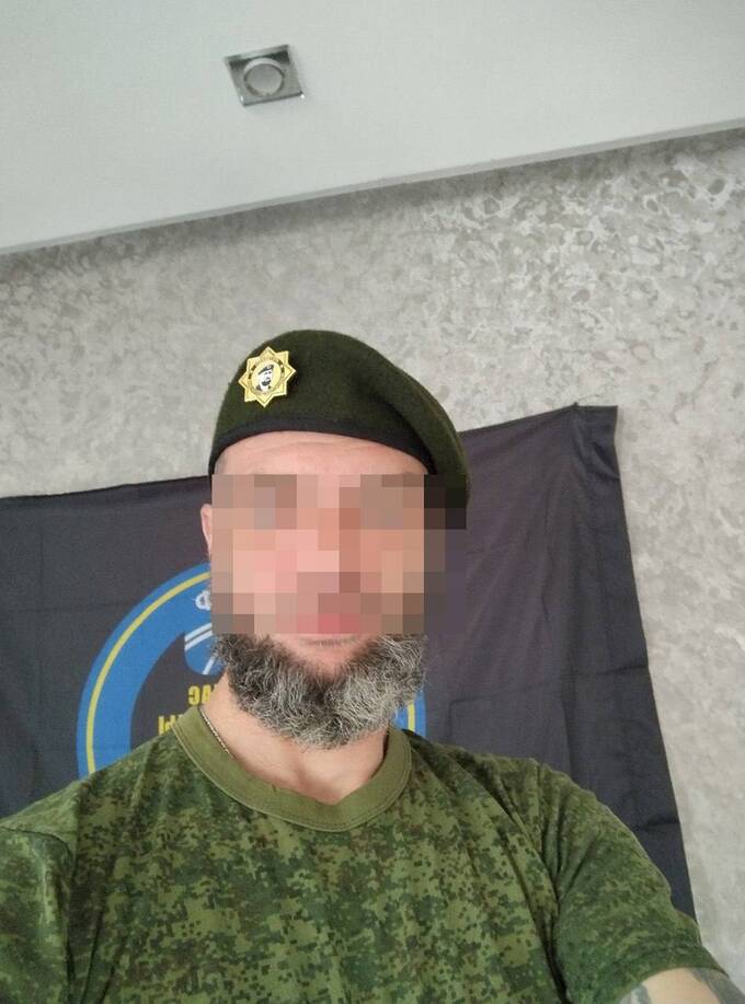 Астраханец, избивший жену, и отрицавший связь с батальоном «Ахмат», ранее хвастался боевыми медалями