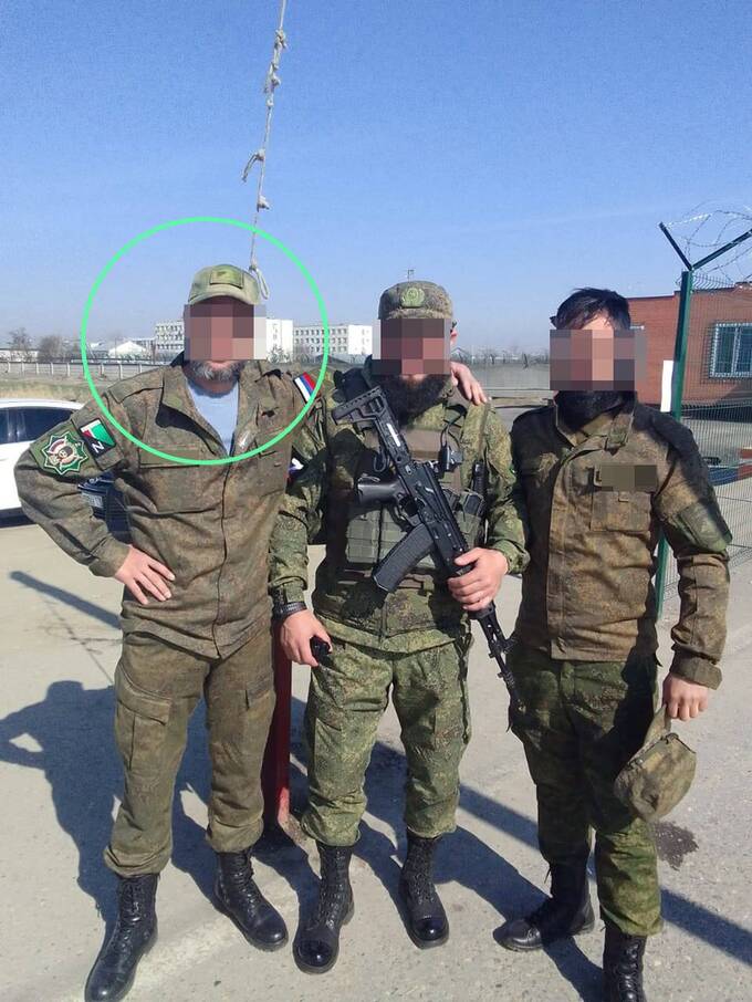Астраханец, избивший жену, и отрицавший связь с батальоном «Ахмат», ранее хвастался боевыми медалями