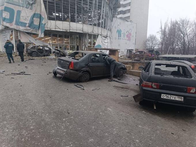 В результате обстрела Донецка был повреждён супермаркет