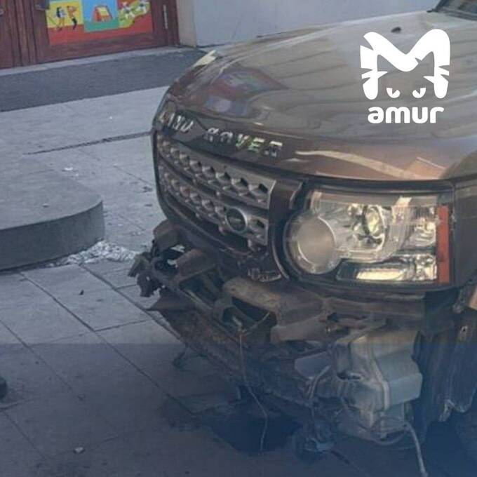 Водитель, протаранивший церковь и несколько машин во Владивостоке, разбил чужой автомобиль hzixuithihzkmp