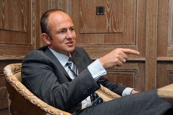 Европейский суд вновь отказал олигарху Андрею Мельниченко в снятии санкций