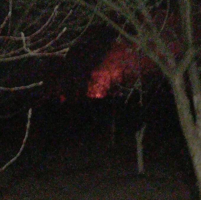 В селе Ряженое Ростовской области загорелся дом из-за падения дронов qqhiuuiqquikekmp