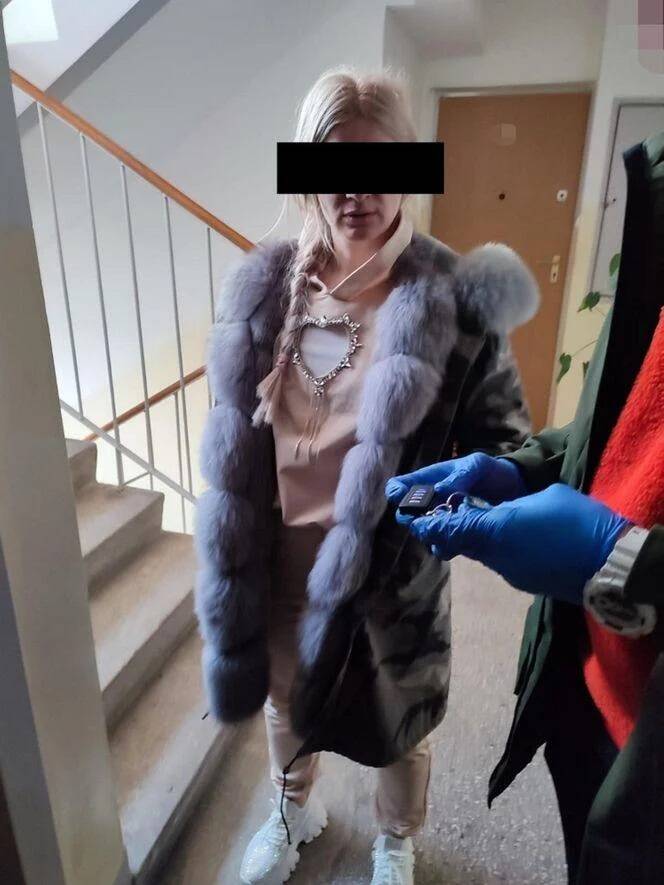 В Варшаве задержали женщину на Mercedes S-класса, укравшую электроинструменты из магазина