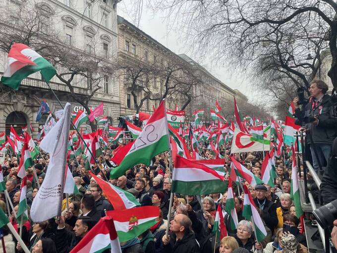В Будапеште начались протесты против премьера Виктора Орбана dqhideiqzxiqzkkmp