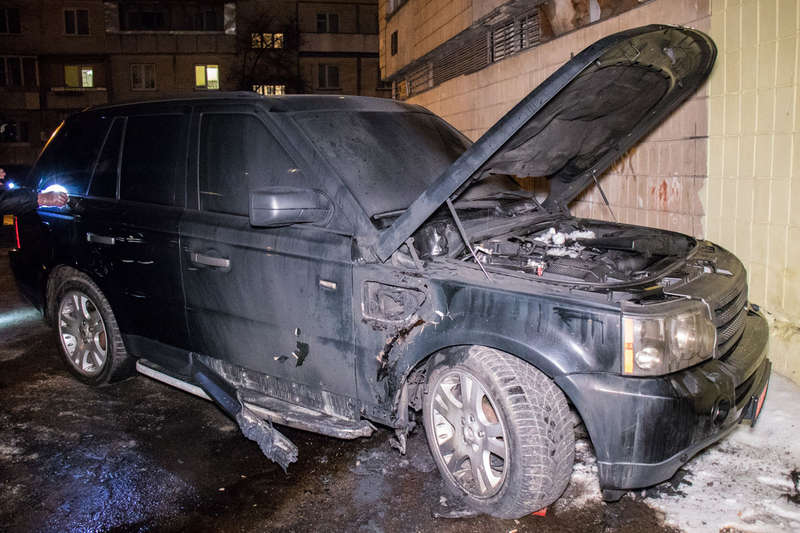 На улице Якуба Коласа горел Range Rover На улице Якуба Коласа горел Range Rover exikeidqkiqukglv