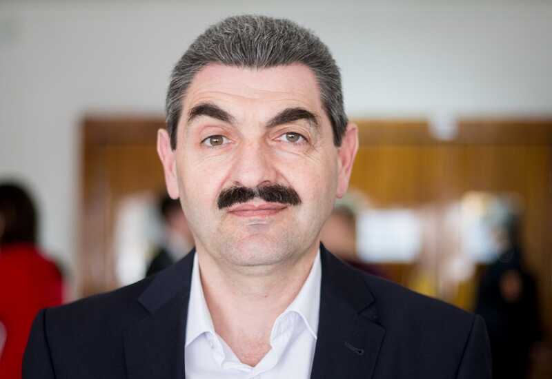 Депутат и актер Армен Бежанян обвиняется в нарушении правил добычи гравия